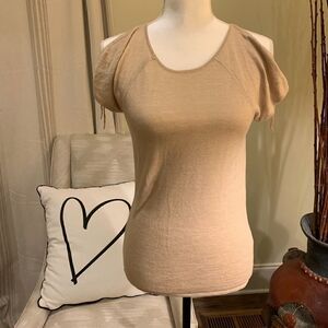 DKNY 100% linen top 🤎